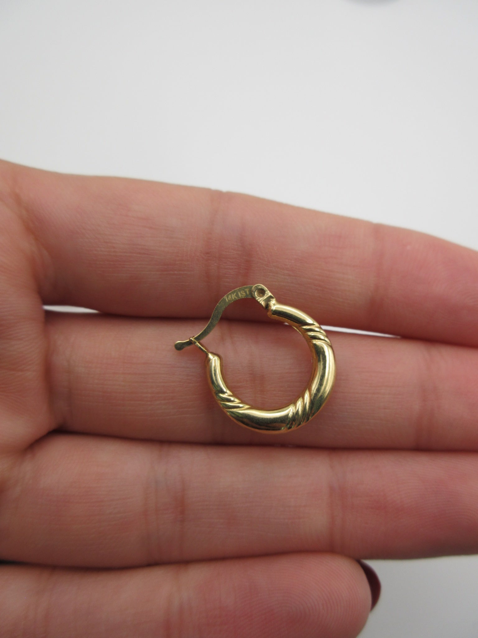14k Solid Gold Round Hoop Earrings